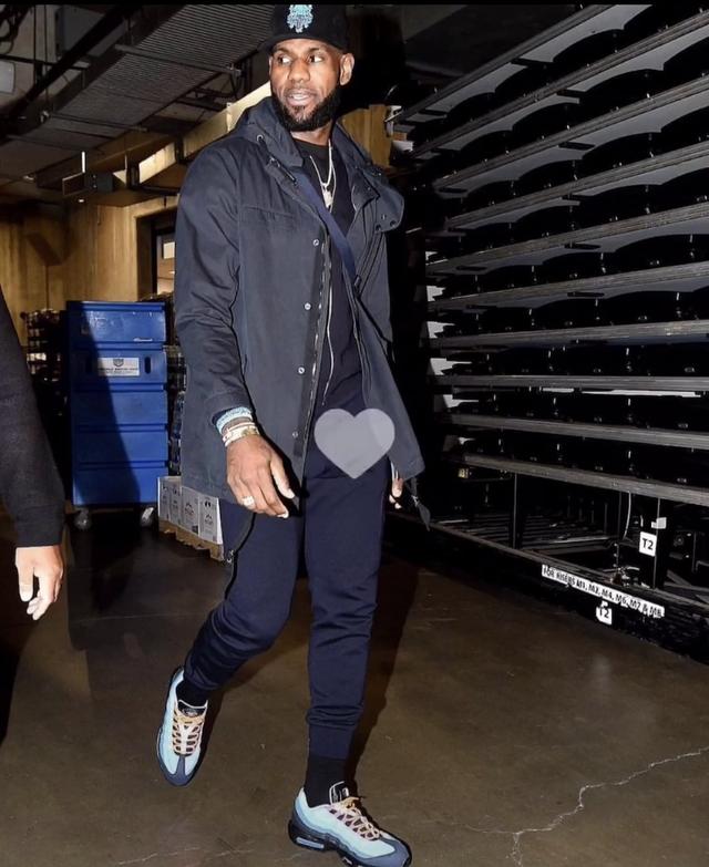 日职乙战报：山田元气一夫当关，秋田蓝闪电0-0仙台七夕（日乙战报：山田元气铁壁镇守，秋田蓝闪电与仙台七夕互交白卷）