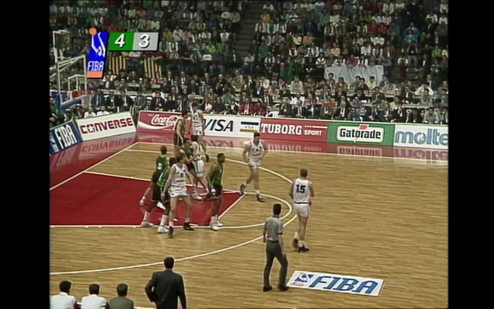 雷迪克：东契奇在并非最佳状态下拿下三双，不可思议的表现（雷迪克盛赞东契奇：状态未达巅峰仍砍三双，令人惊叹）