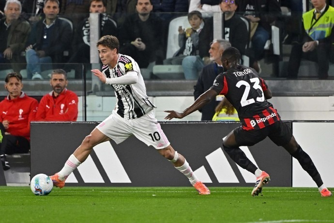 意甲第13轮纪律报告：阿莱格里对裁判出言不逊染红被停赛一场（意甲第13轮纪律通报：阿莱格里辱骂裁判领红，被禁赛一场）