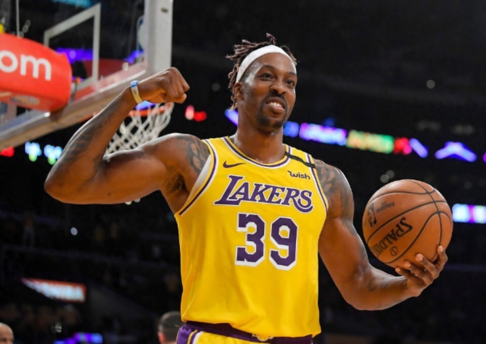 德转列中卫身价榜：库巴西8000万欧居首，萨利巴第二（德转中卫身价榜更新：库巴西8000万欧领跑，萨利巴位居第二）