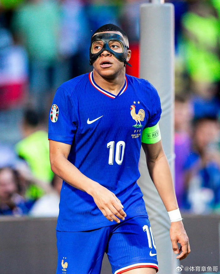 谌贻琴出席国家足球青训中心揭牌仪式（谌贻琴出席国家足球青训中心揭牌活动）