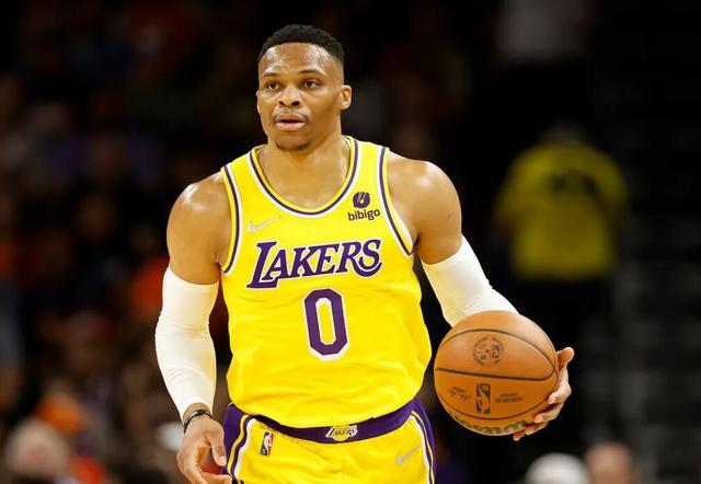 斯通斯&赖斯：英格兰10号位确实人才济济，是主帅甜蜜的烦恼（斯通斯与赖斯：英格兰10号位群星云集，主帅面临幸福的烦恼）