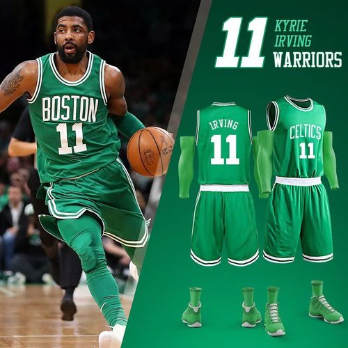 豪取16连胜，孔帕尼在客胜巴黎后与球员一同庆祝胜利（做客巴黎告捷，孔帕尼率队同庆，豪取16连胜）