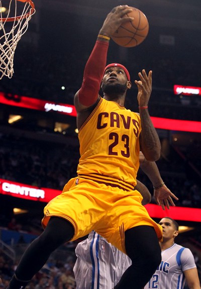 CBA杯战报：塔克22分7板，广厦103-99险胜青岛（CBA杯赛况：塔克砍22+7，广厦103-99险胜青岛）