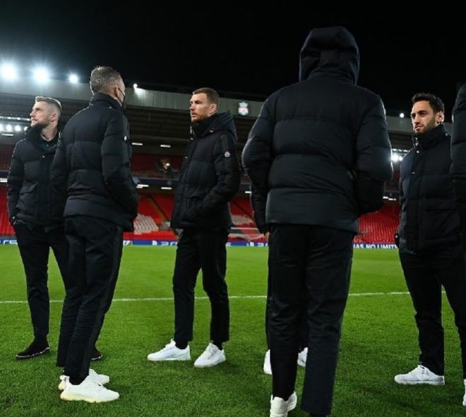 爱尔兰主帅：C罗只是一时冲动；球迷营造了难以置信的氛围（爱尔兰主帅谈C罗：只是一时冲动，盛赞球迷营造震撼氛围）