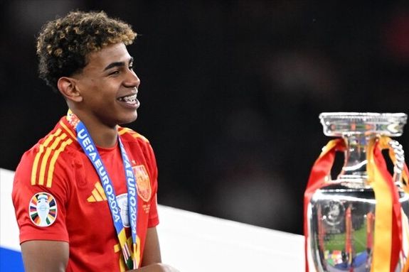 记者：哲凯赖什没参加欧冠赛前最后一练，此前曾感到肌肉不适（记者：因肌肉不适，哲凯赖什缺席欧冠赛前最后一练）