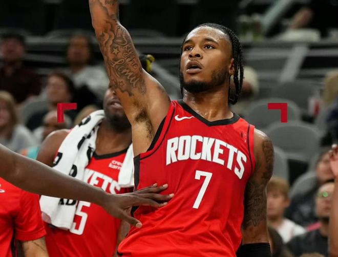 打进个人赛季德甲首球，丘库埃梅卡当选多特客战汉堡全场最佳（收获赛季德甲处子球，丘库埃梅卡荣膺多特客场战汉堡全场最佳）