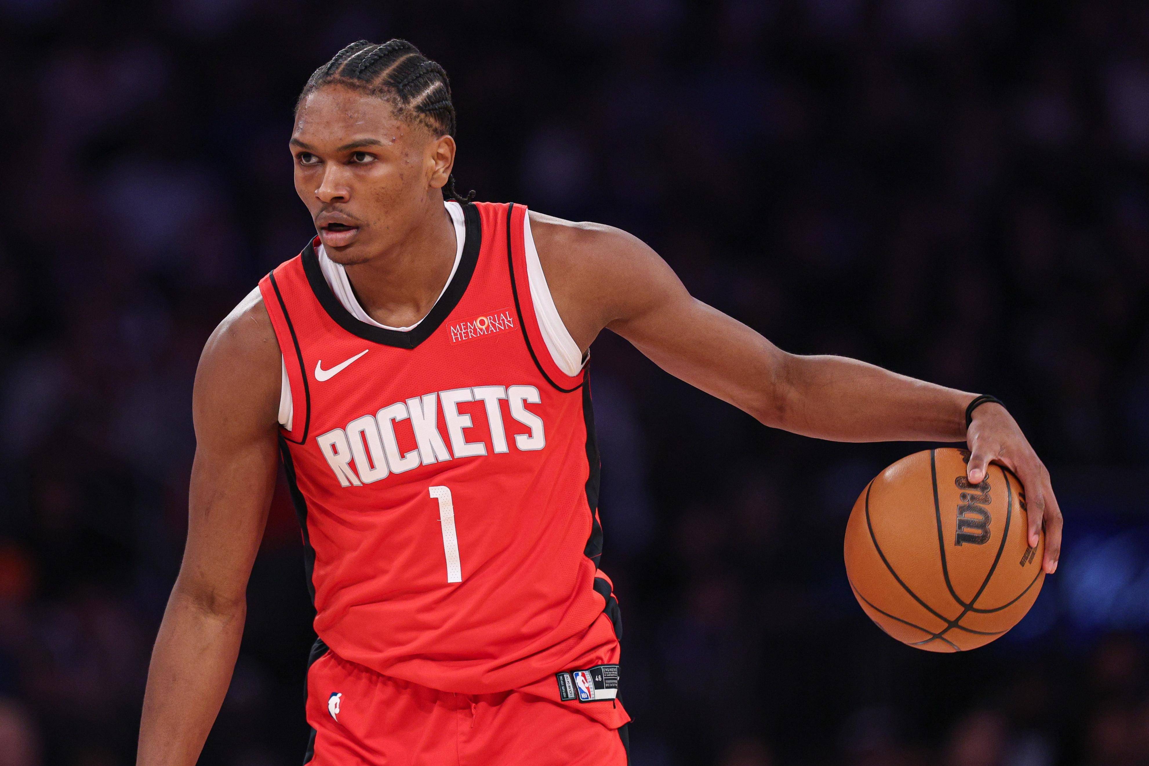 都体：DV9肌肉不适但伤情不重，保险起见周末联赛会替补（据都体报道，DV9肌肉略有不适但无大碍，周末联赛将以替补身份出场）