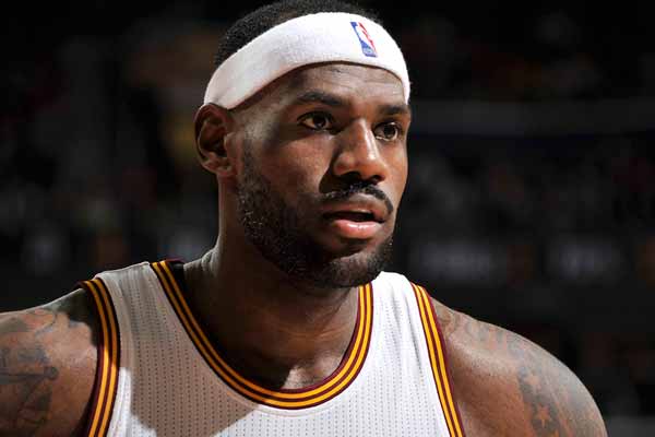 欧联前瞻：34岁沙奇里领衔巴塞尔出战，维拉剑指八连胜（欧联展望：34岁沙奇里率巴塞尔出征，阿斯顿维拉冲击八连胜）